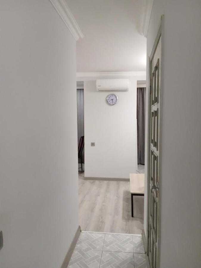 Izmir Apartment Баку Екстериор снимка