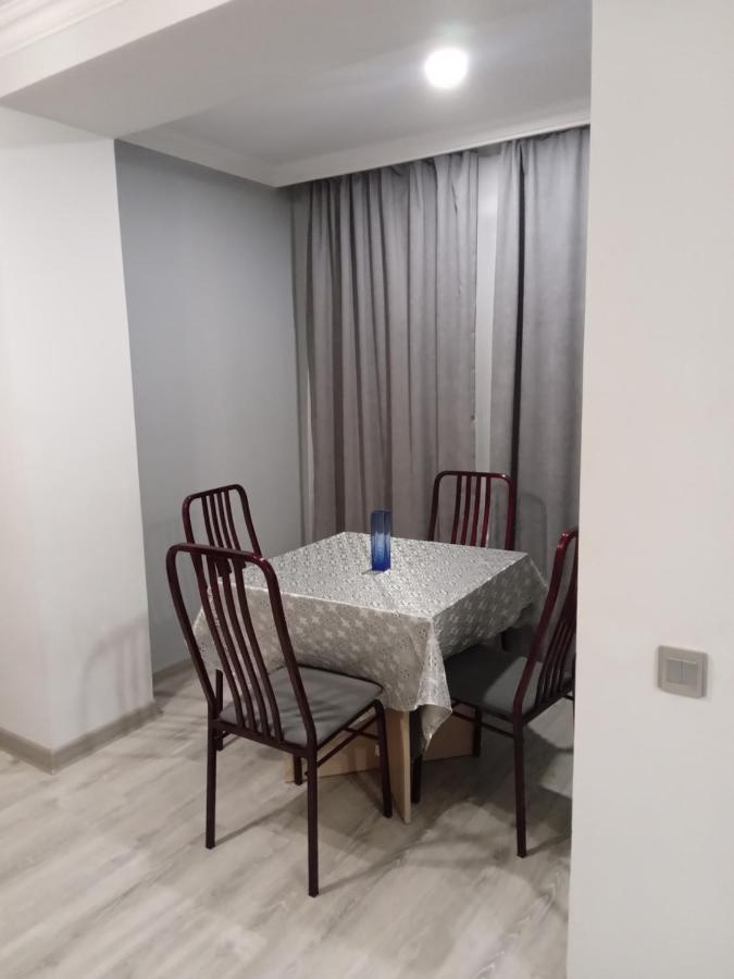 Izmir Apartment Баку Екстериор снимка