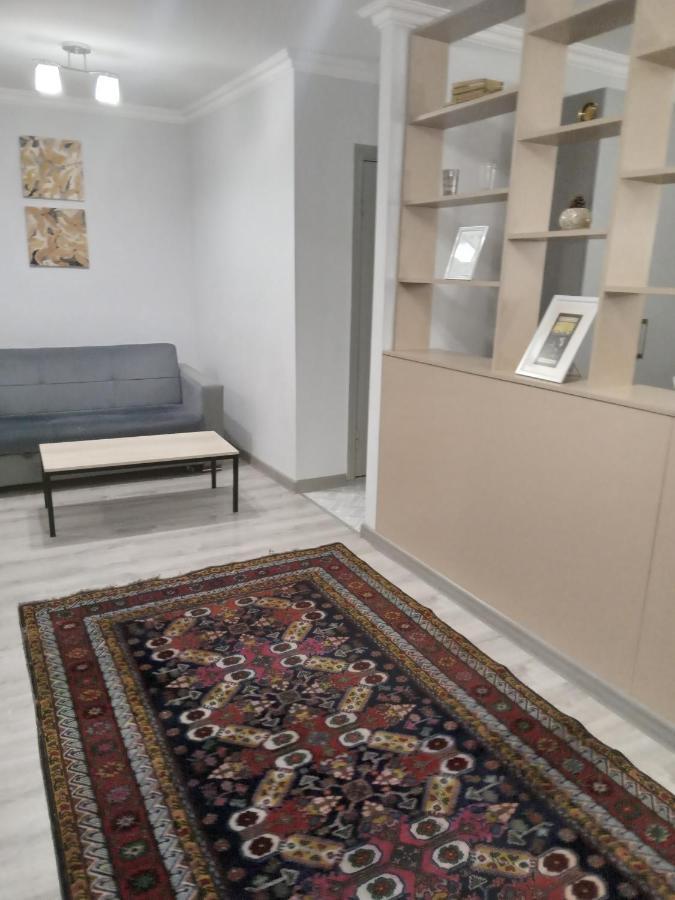 Izmir Apartment Баку Екстериор снимка